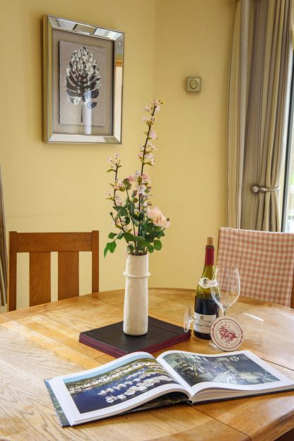 carrick self-catering accommodation dinning